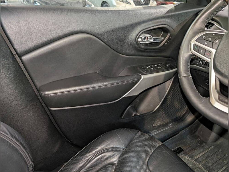 2017 Jeep Cherokee Overland