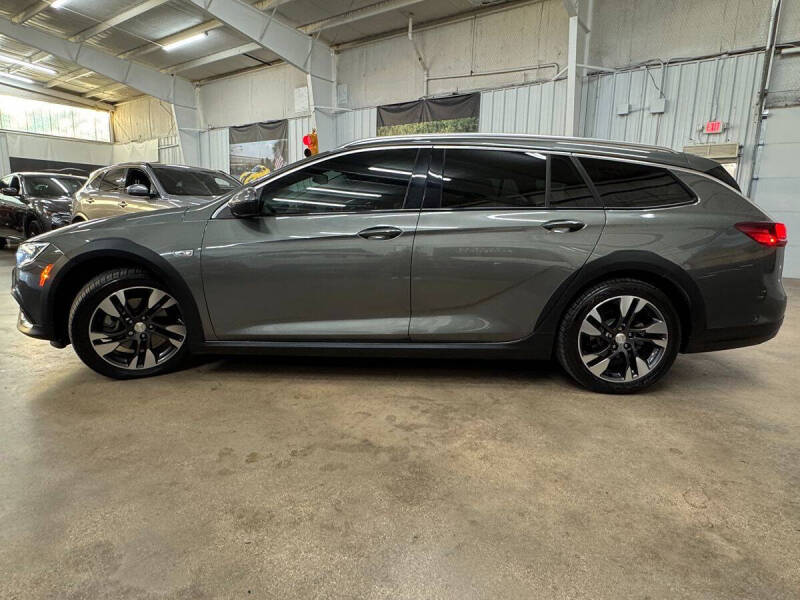 2018 Buick Regal TourX Essence