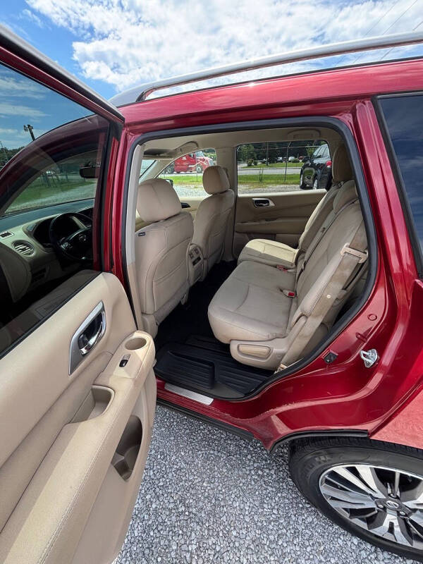 2017 Nissan Pathfinder SV