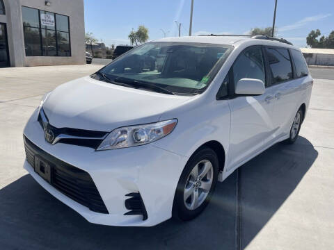 2020 Toyota Sienna for sale at Finn Auto Group in Blythe CA