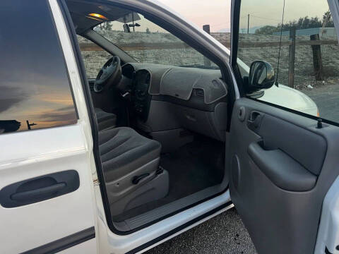 2003 Dodge Caravan SE