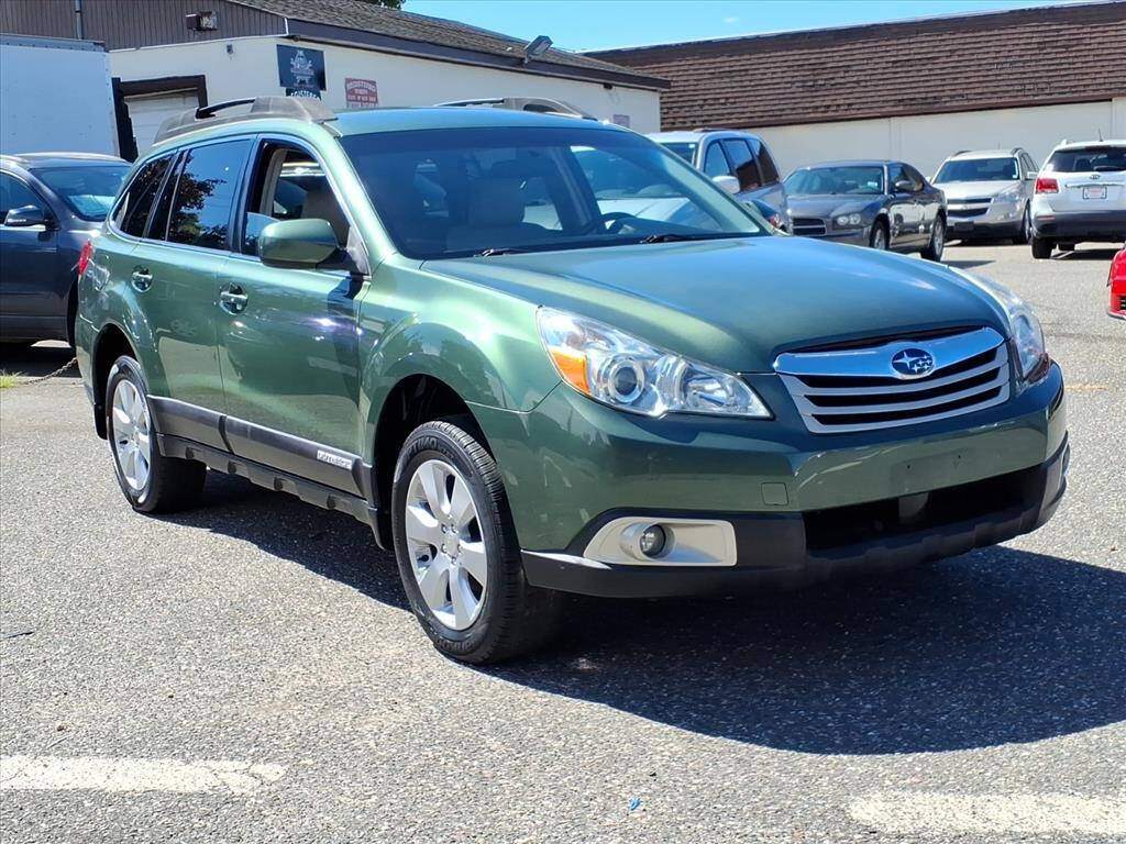 2011 Subaru Outback 2.5i Premium photo 2