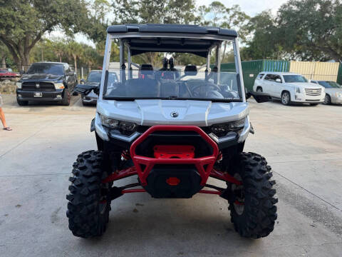 2024 Can-Am Defender Max X MR With Half Do