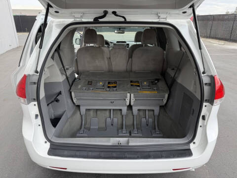 2012 Toyota Sienna