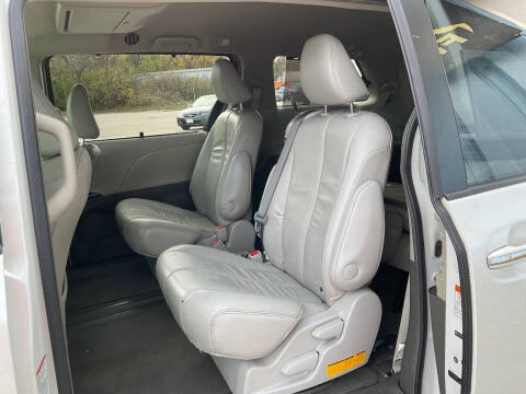 2015 Toyota Sienna XLE Premium 8-Passenger