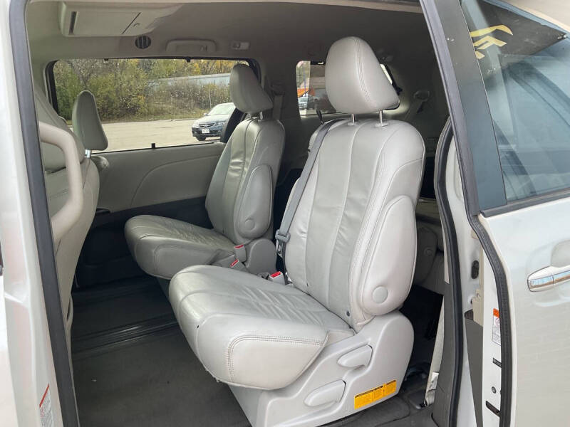 2015 Toyota Sienna XLE Premium 8-Passenger
