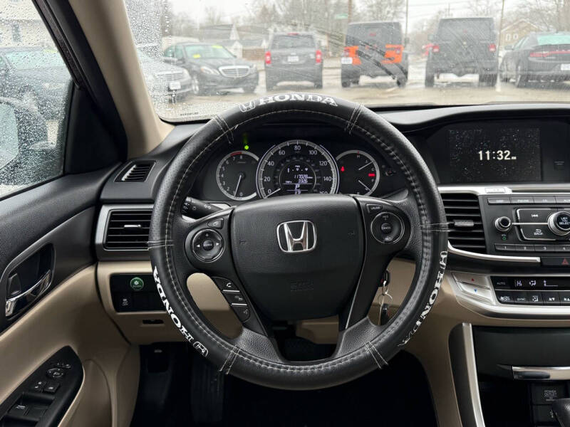 2015 Honda Accord LX photo 13