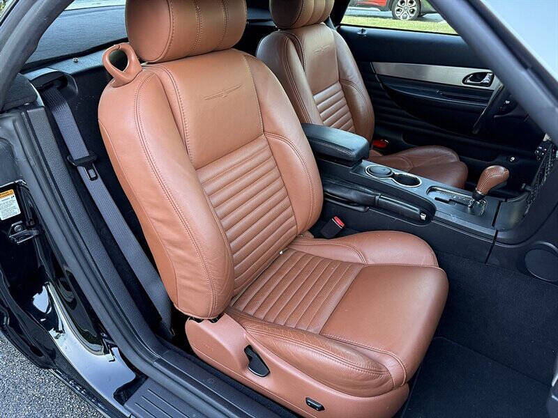 2003 Ford Thunderbird 9
