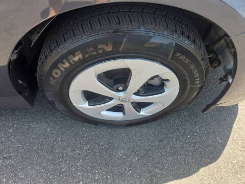 2012 Toyota Prius Two