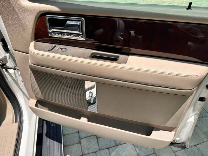2014 Lincoln Navigator