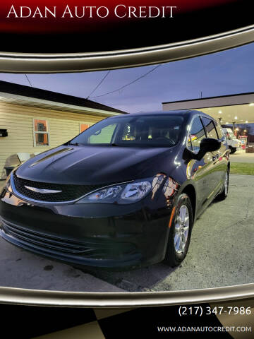 2017 Chrysler Pacifica for sale at Adan Auto Credit in Effingham IL