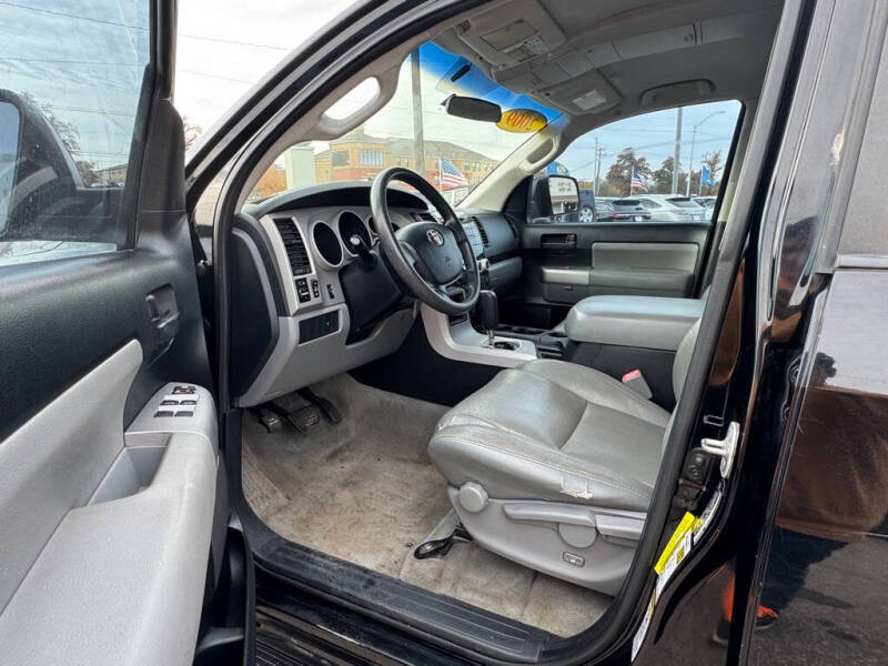 2009 Toyota Sequoia SR5