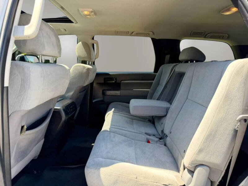 2017 Toyota Sequoia SR5