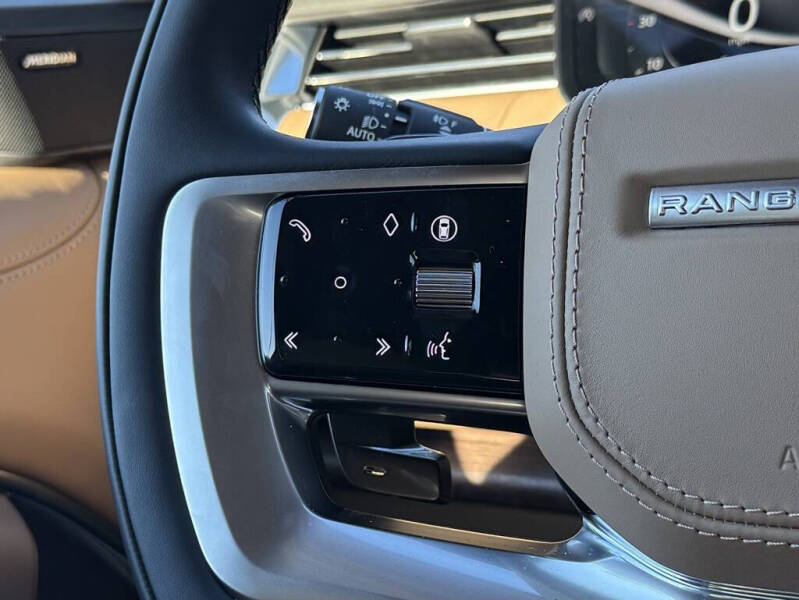 2025 Land Rover Range Rover P400 SE