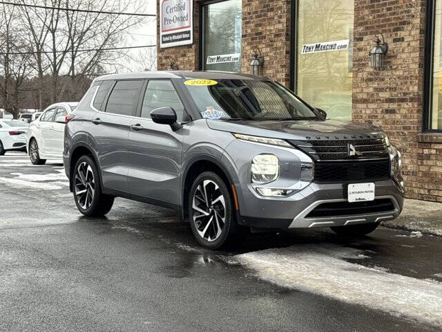 2022 Mitsubishi Outlander SE