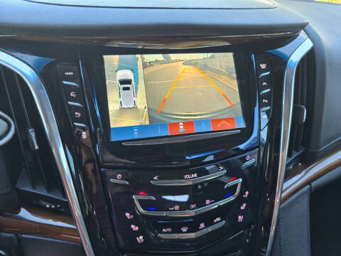 2017 Cadillac Escalade Luxury