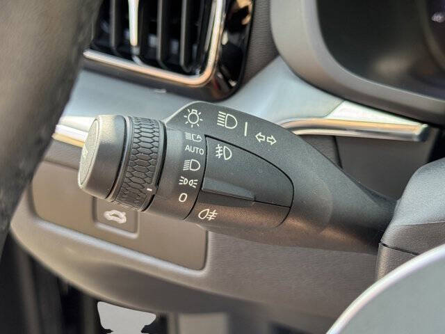 2023 Volvo XC60 B5 Core