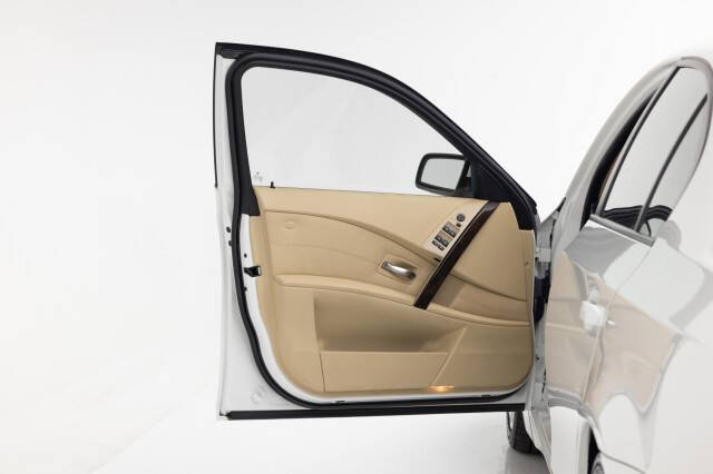 2004 BMW 5 Series 545i