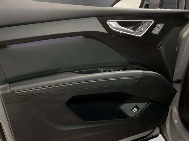 2024 Audi Q4 e-tron quattro Premium 55