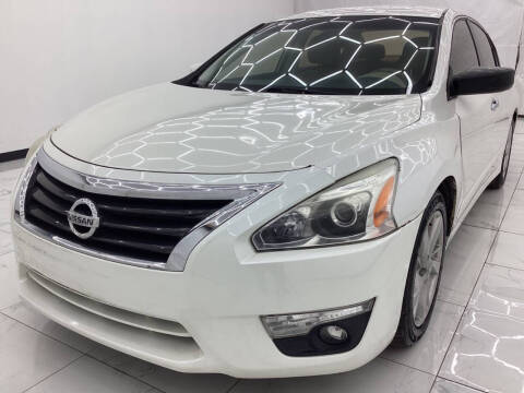 2014 Nissan Altima for sale at NW Automotive Group in Cincinnati OH