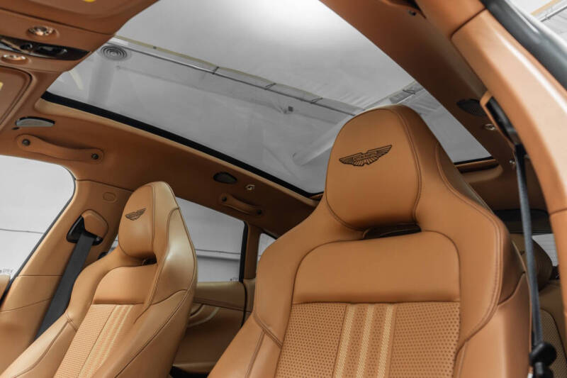 2025 Aston Martin DBX 707