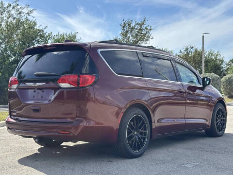2017 Chrysler Pacifica Touring