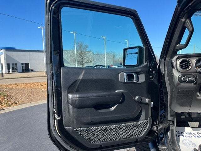 2019 Jeep Wrangler 33
