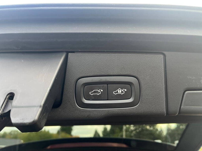 2018 Volvo XC60 T5 Momentum