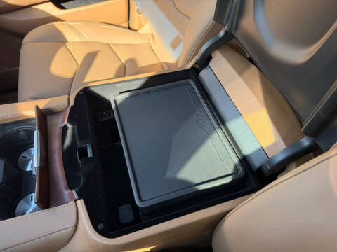 2017 Cadillac Escalade Platinum