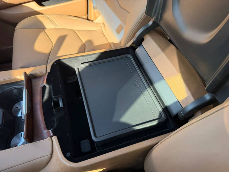 2017 Cadillac Escalade Platinum