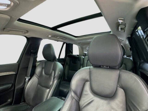 2023 Volvo XC90 Recharge T8 Ultimate Bright Theme 7P