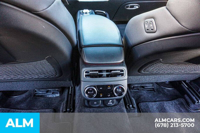 2024 Genesis GV70 2.5T Standard