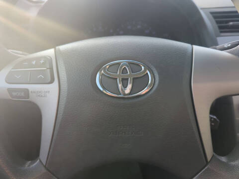 2010 Toyota Camry LE