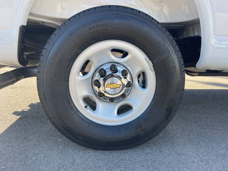 2025 Chevrolet Express 2500