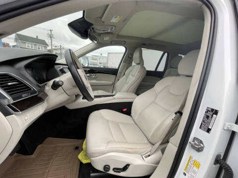 2019 Volvo XC90 T5 Momentum