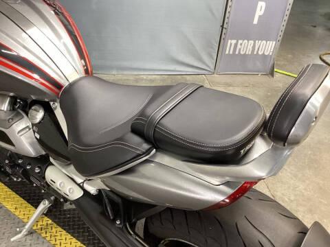 2022 Triumph Rocket 3 GT Silver Ice &amp; S