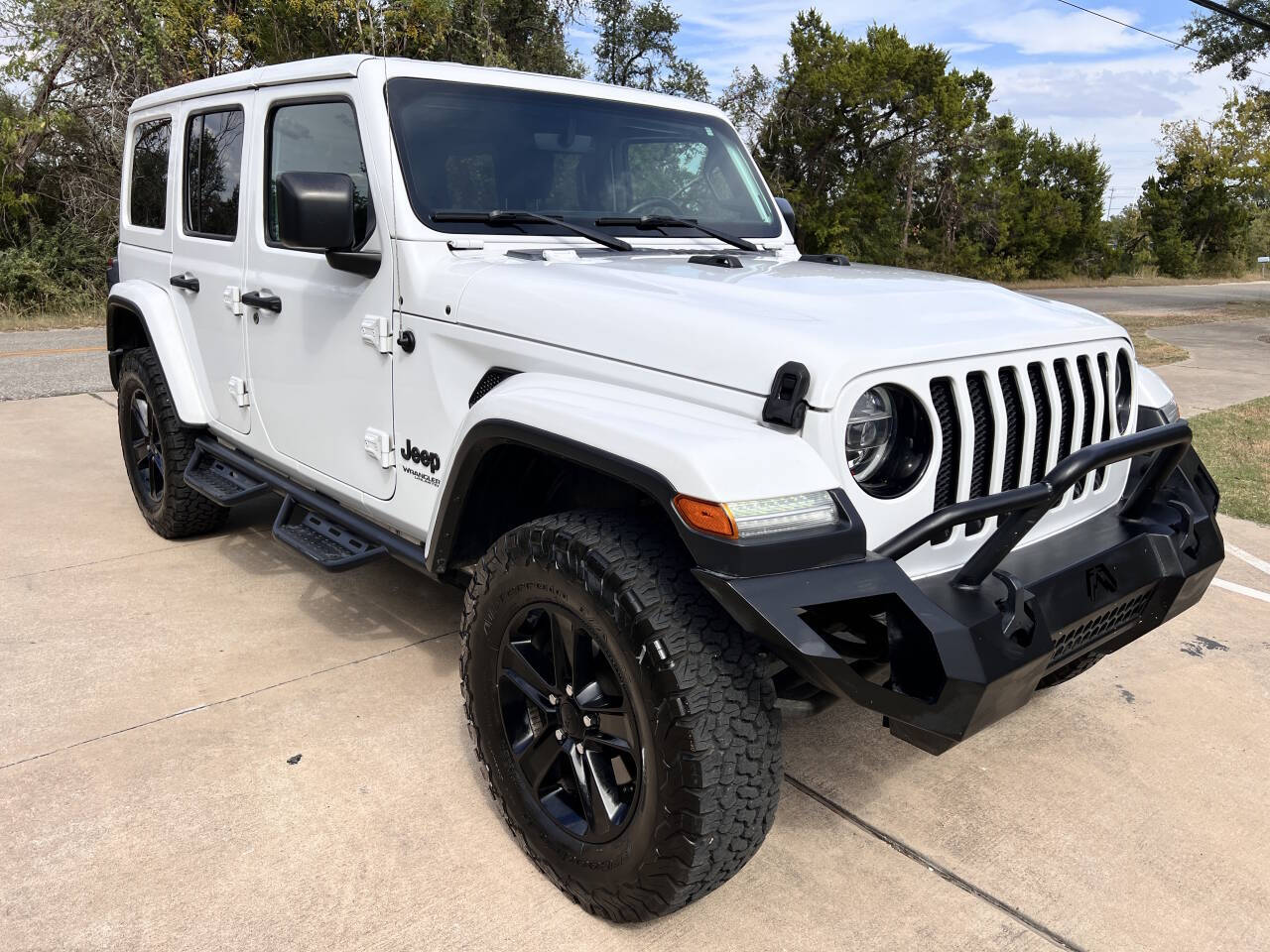 Used Car 2019 Jeep Wrangler Unlimited  Sahara Altitude 4x4 4dr Suv For Sale Under $30,000 In Austin, Texas