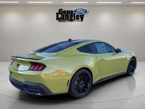 2025 Ford Mustang EcoBoost