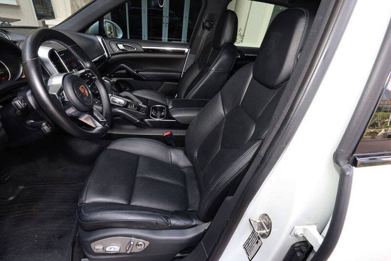 2018 Porsche Cayenne Platinum Edition