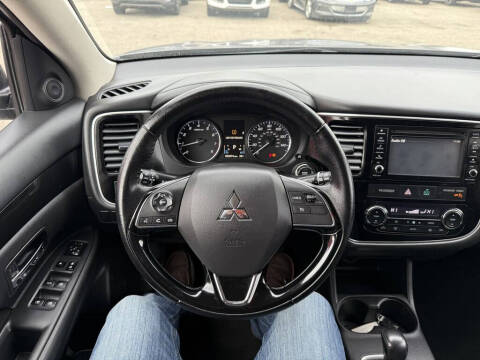 2016 Mitsubishi Outlander SE