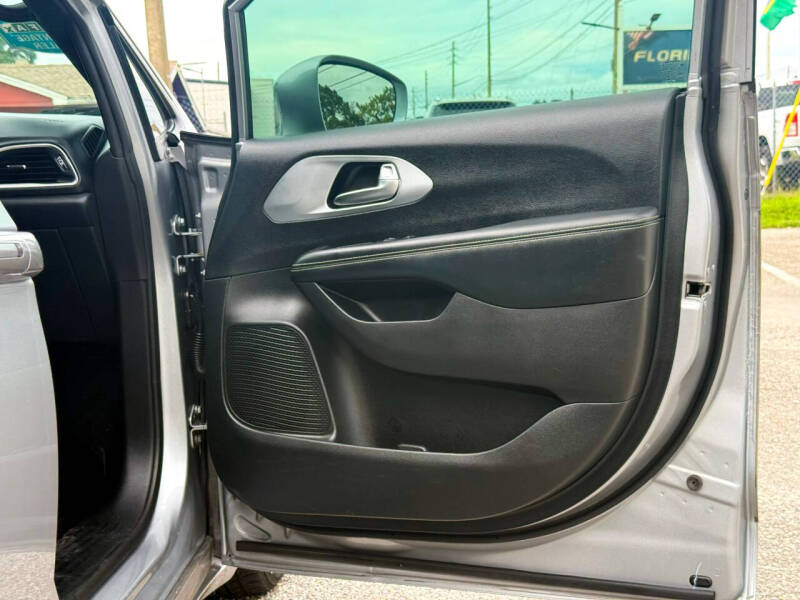 2020 Chrysler Pacifica Touring