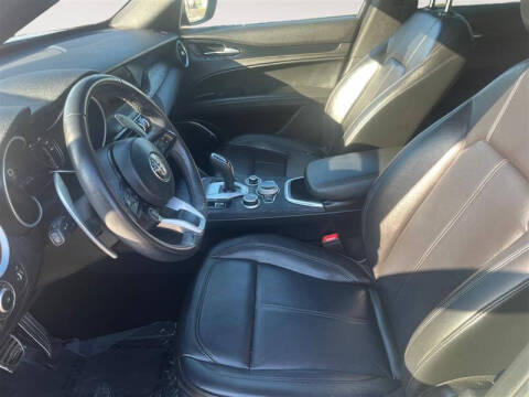 2022 Alfa Romeo Stelvio Sprint