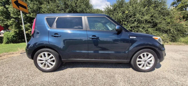 2017 Kia Soul +