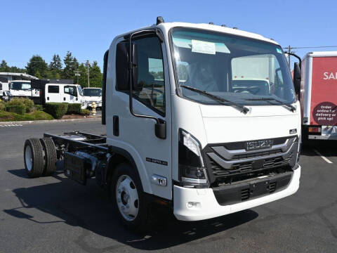 2025 Isuzu NPR