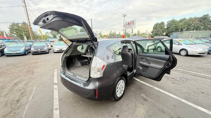 2012 Toyota Prius v Two