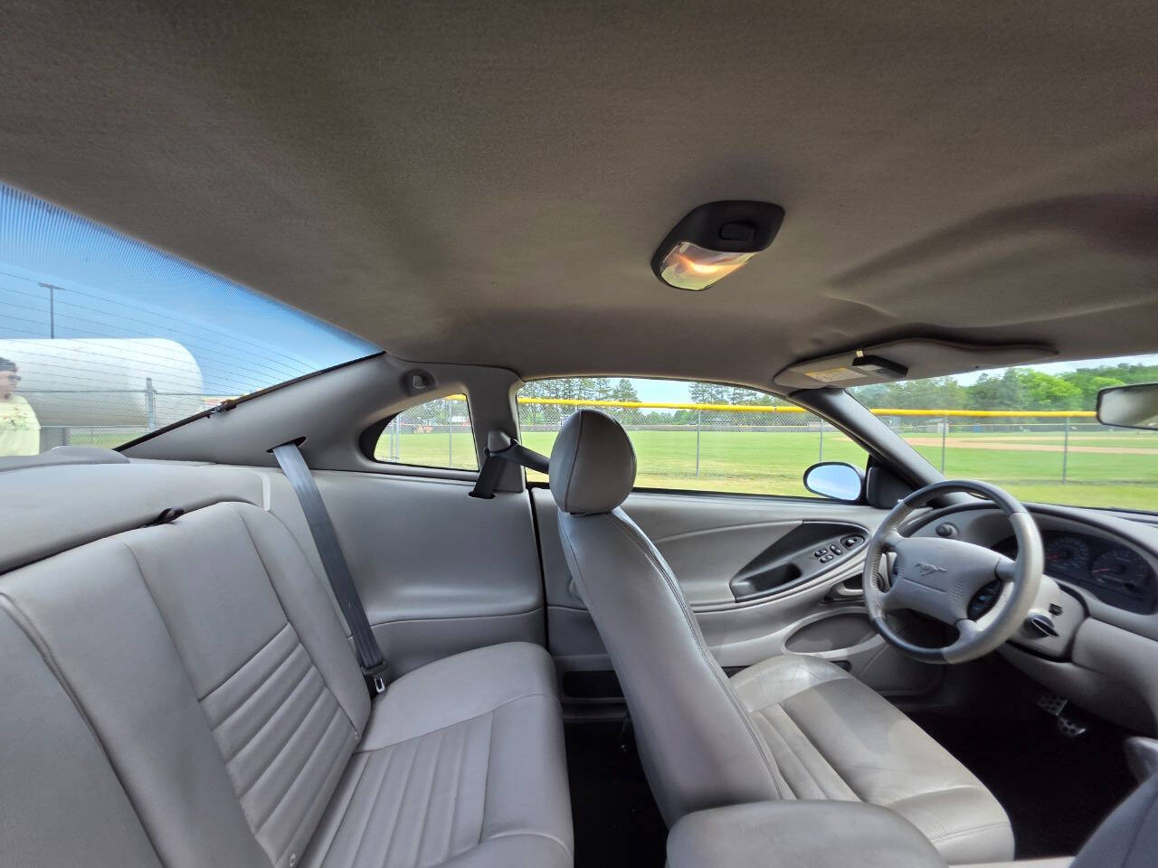 2004 Ford Mustang 186