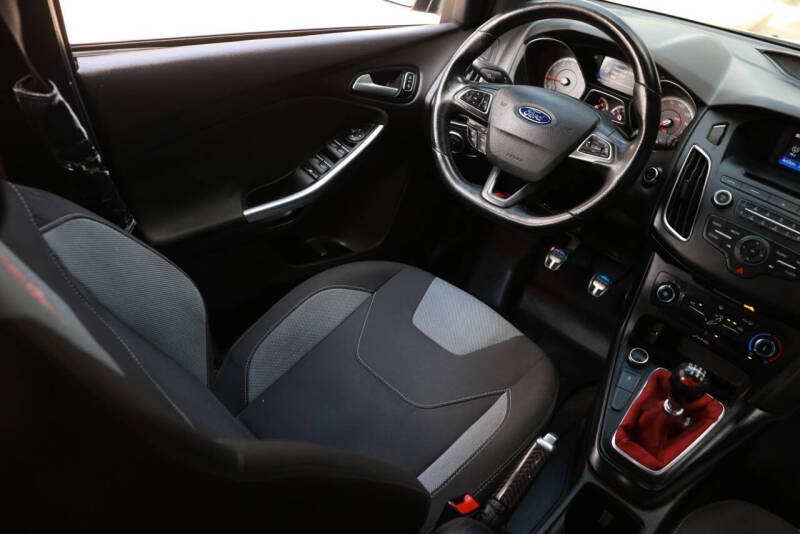 2017 Ford Focus ST