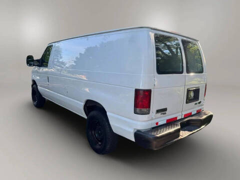 2014 Ford E-Series E-350 SD
