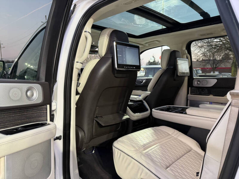 2019 Lincoln Navigator L Black Label
