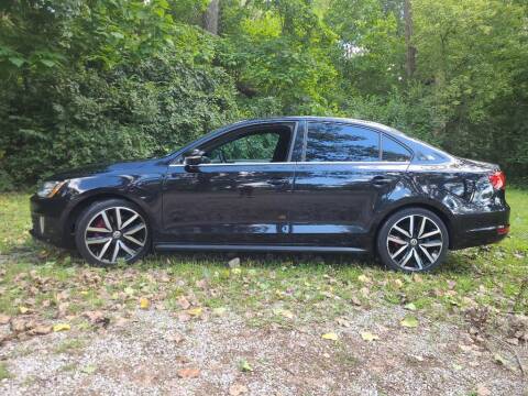 2013 Volkswagen Jetta for sale at The Car Mart in Milford IN